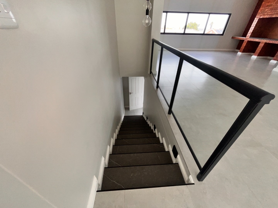 3 Bedroom Property for Sale in Wavecrest Eastern Cape